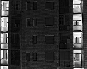 finestre, palazzo, bianconero, balconi, vetro, vetri, geometria, luci