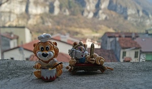 giocattoli, due, leone, pupazzi, case, macro, muro, felini