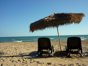 spiaggia, mare, ombrellone, sabbia, sdraio, lettini, paglia