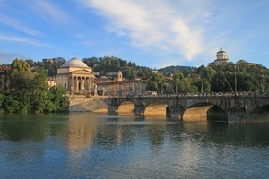 ponte, fiume, acqua, alberi, colonne, nuvole, arcate, cielo, cupola, verde, torino, archi, chiesa, riflesso, colline, scorcio, riflessi