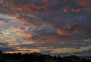 nuvole, cielo, tramonto, alberi, rosa, controluce, case, panorama, rosso