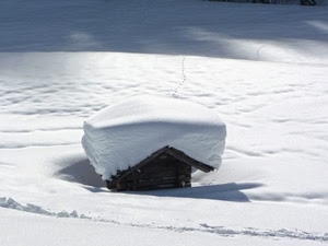 neve, bianco, inverno, comignolo, ombre, ombra, casa, legno, cielo, orme