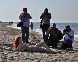 modella, mare, fotografi, sabbia, spiaggia, costume
