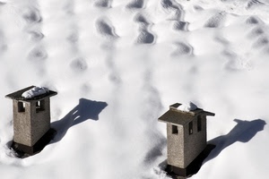 neve, inverno, comignoli, due, ombre, bianco, camini, tetto, ombra