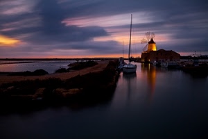 mulino, pale, mare, tramonto, acqua, barca, nuvole, cielo, riflessi, vento, saline, barche, alberi, molo, notturno, vela, viola, riflesso, giallo, sera, salina