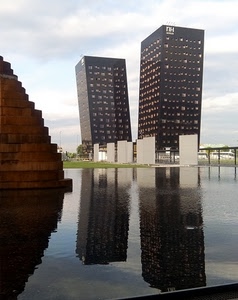 acqua, grattacieli, finestre, riflessi, palazzi, riflesso, nuvole, cielo, due, architettura