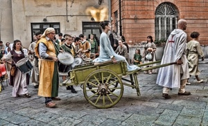 carretto, persone, corteo, croce, ruota, carro, tamburo, tamburi, costumi, figuranti, strada, medioevo, mantello, raggi