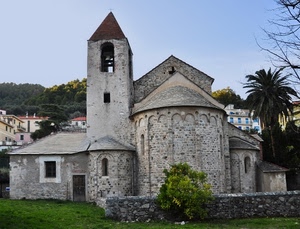 chiesa, campanile, alberi, cielo, verde, prato, case, borgo, campana, abside, palma, azzurro