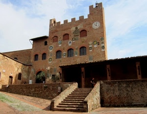 finestre, orologio, castello, gradini, scale, cielo, torre, portico, scalinata, merli, nuvole, campana, tettoia, scala, palazzo, stemmi