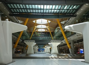 bianco, giallo, soffitto, vetrate, travi, architettura, pilastri, luce, oblò, colonne, pavimento