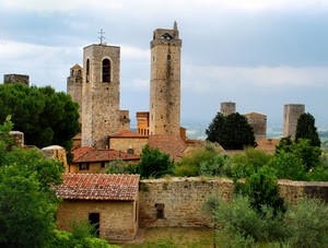 torri, case, alberi, croce, borgo, mura, campanile, nuvole, verde, medioevo, cielo