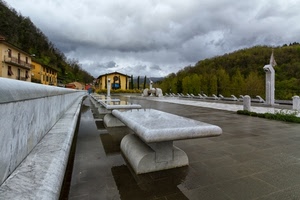 panchine, marmo, nuvole, prospettiva, bagnato, pioggia, panchina, fontana