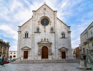 chiesa, piazza, rosone, cielo, porte, pozzo, facciata, portone, gradini, bifore