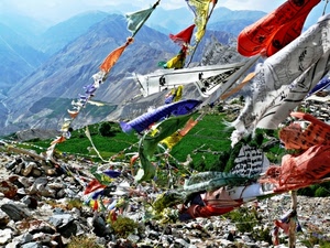 bandiere, montagne, rosso, vento, verde, colori, pietre, bianco, corde, sassi, giallo, blu, montagna, panni, prato, bandierine, rocce
