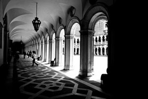 portico, archi, colonne, lampada, prospettiva, bianconero, ombra, lampione, pavimento, portici, volte