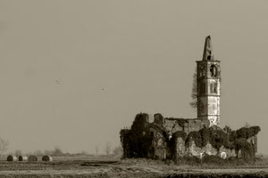campanile, chiesa, rudere, rovine, fieno, bianconero, abbandono