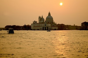 acqua, venezia, mare, tramonto, sole, barca, chiesa, cupole, laguna