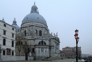chiesa, cupola, lampione, finestre, statue, lampioni, cupole, cielo, albero, palazzo, venezia, case, gradini, alberi, scorcio, archi