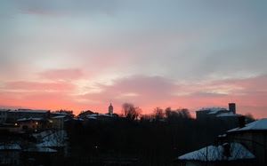 neve, tramonto, cielo, nuvole, tetti, campanile, case, alberi, paesaggio, inverno, paese, rosso, alba, controluce, luci